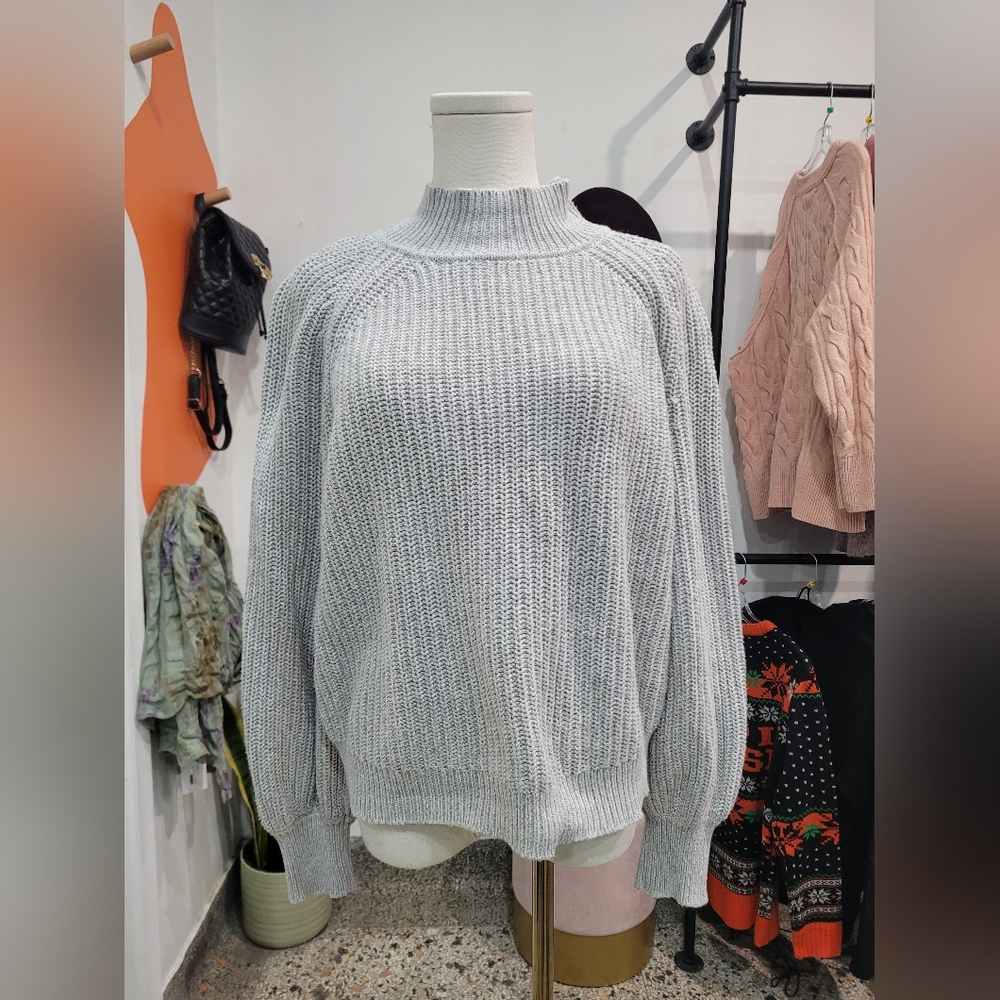 GAP Women's Light Gray Turtleneck Sweater